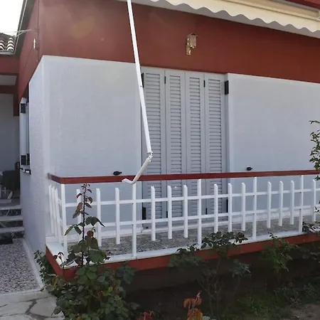 Rose's House Apartmán *